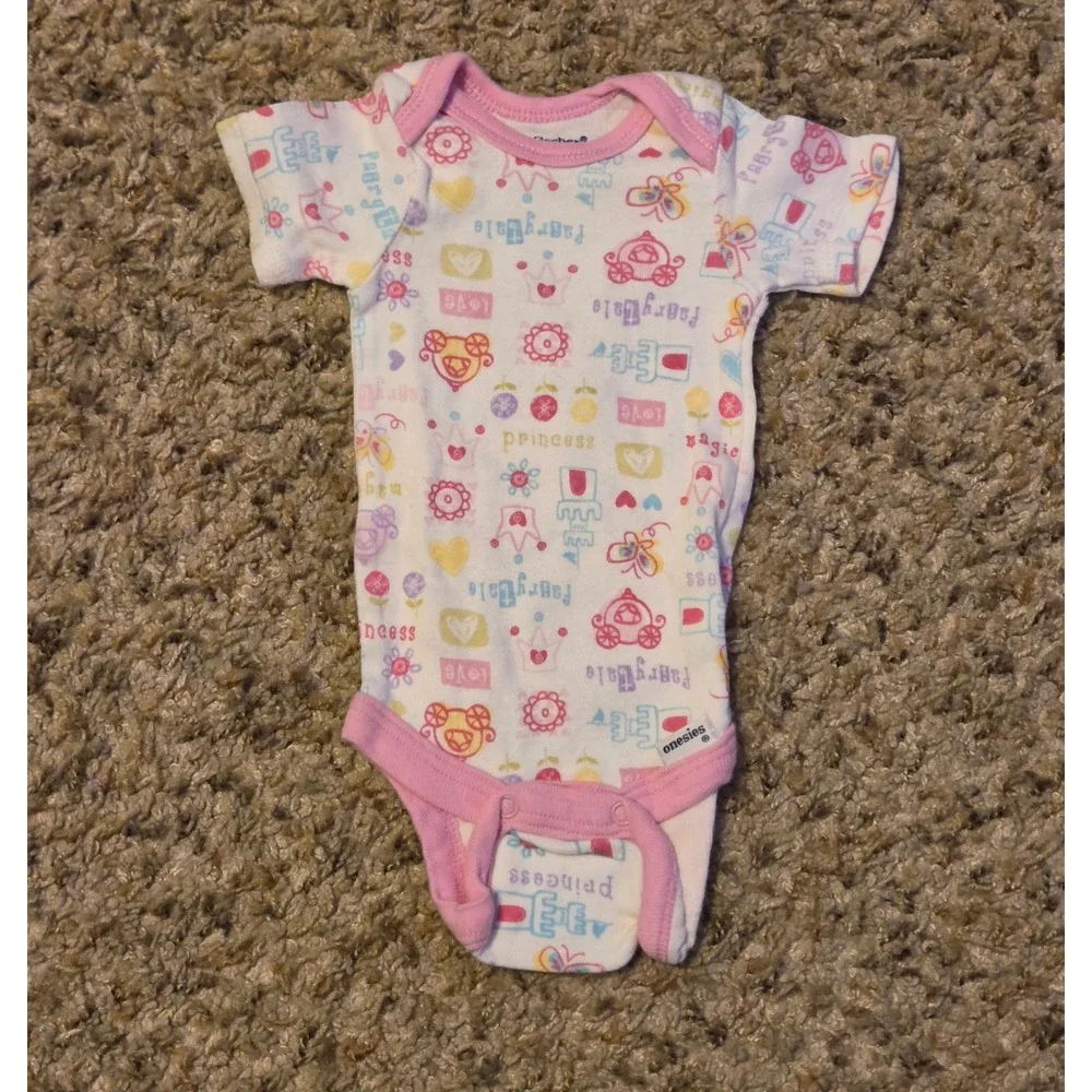 Bundle Of 5 Bodysuits Baby Size 0-3 Months Carters/Kidgets/Gerber